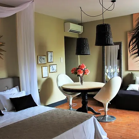 The Gallery Apartment *