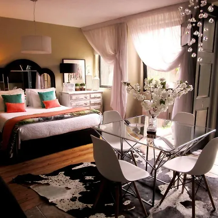 The Gallery Apartment *