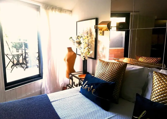 The Gallery Apartment *