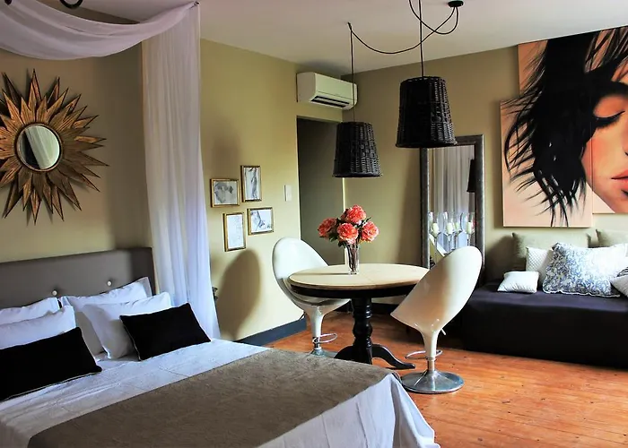 The Gallery Apartment *